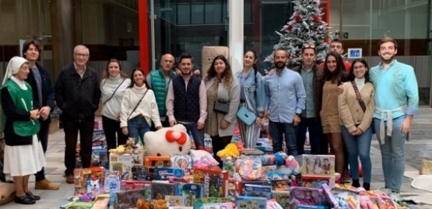 Campaña de Navidad con 500 kilos de alimentos, 200 de juguetes y más de 200 voluntarios jóvenes